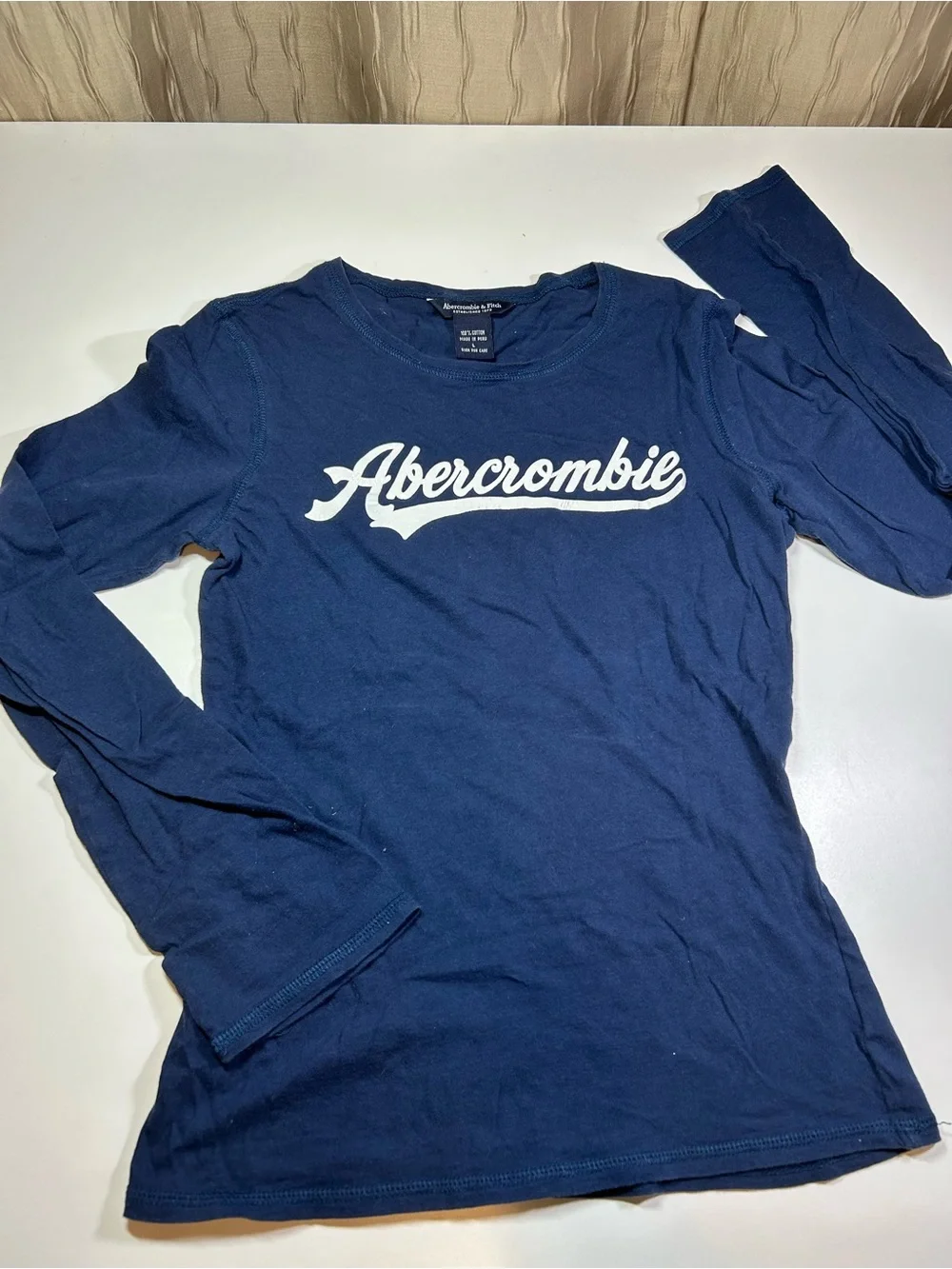 Abercrombie & Fitch Women’s Large L Blue Graphic Crew Neck Vintage 100% Cotton